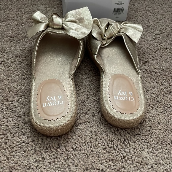 Gold sandals worn once! Size 9.5 - Picture 4 of 4